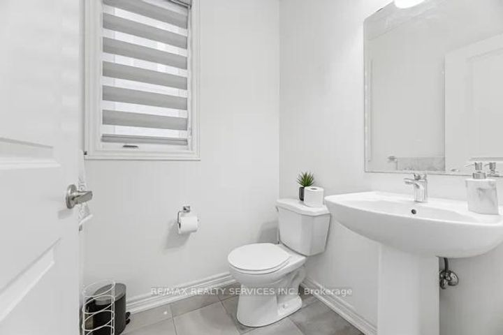 Photo 21 at 24 Benhurst Crescent, Northwest Brampton, Brampton