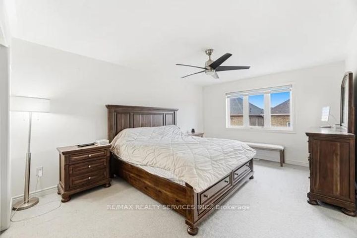 Photo 24 at 24 Benhurst Crescent, Northwest Brampton, Brampton