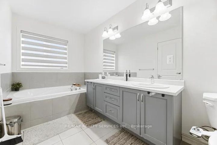 Photo 27 at 24 Benhurst Crescent, Northwest Brampton, Brampton