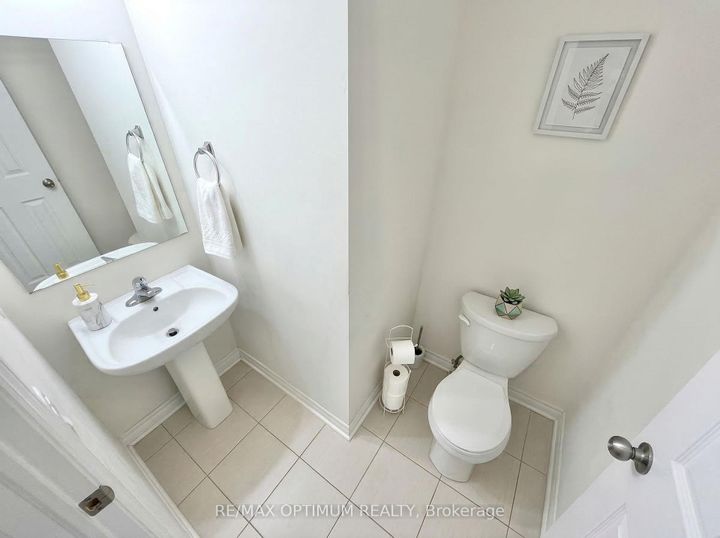 Photo 13 at 953 Black Cherry Drive NE, Taunton, Oshawa