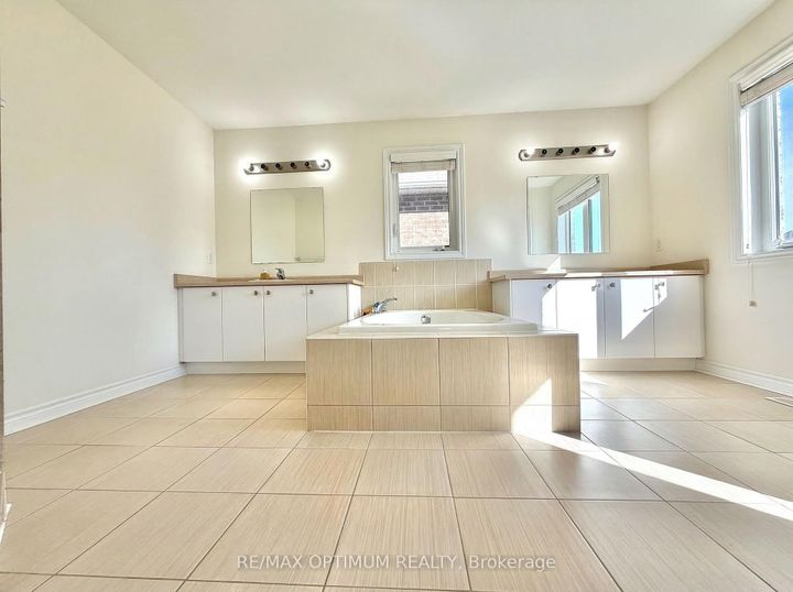 Photo 18 at 953 Black Cherry Drive NE, Taunton, Oshawa