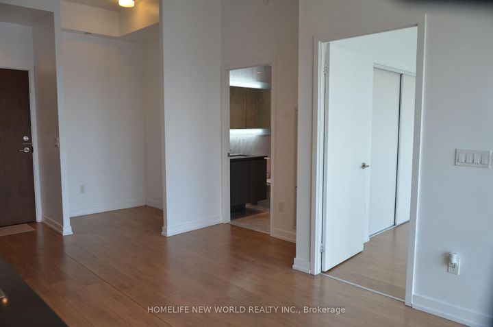 Photo 8 at 909 - 115 McMahon Drive, Bayview Village, Toronto