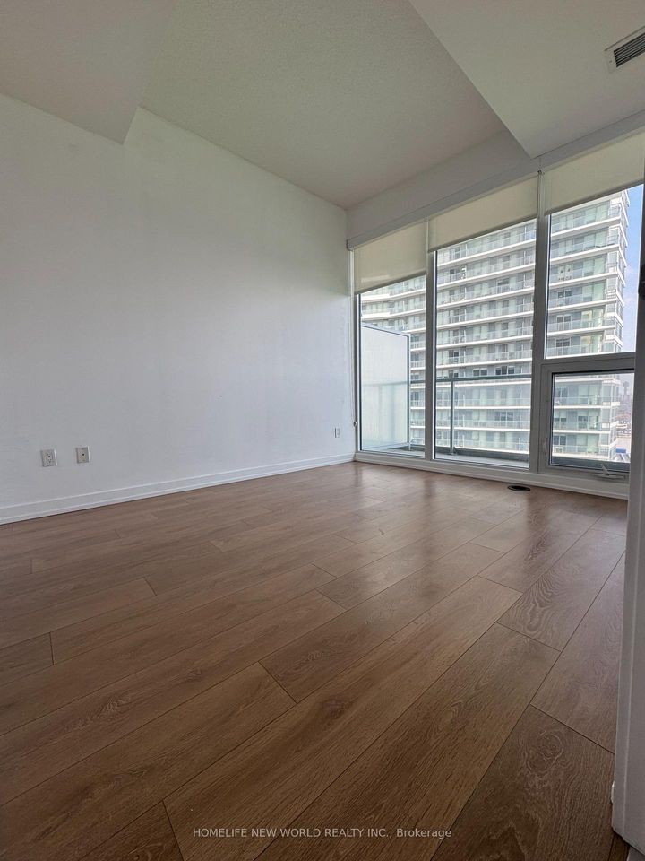 Photo 10 at 909 - 115 McMahon Drive, Bayview Village, Toronto