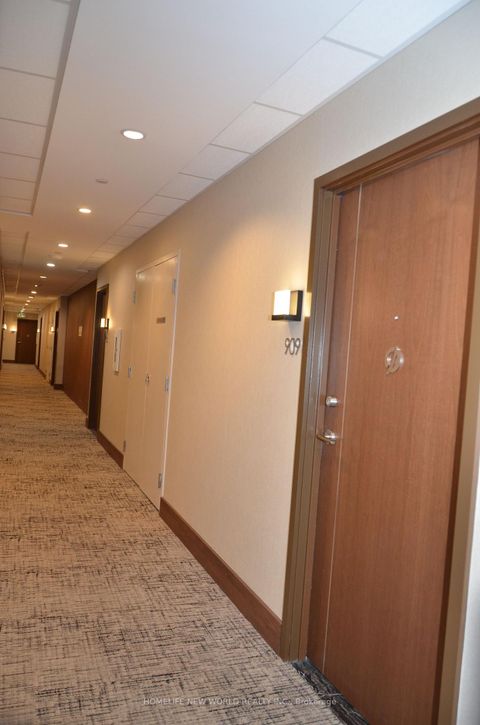 Photo 3 at 909 - 115 McMahon Drive, Bayview Village, Toronto
