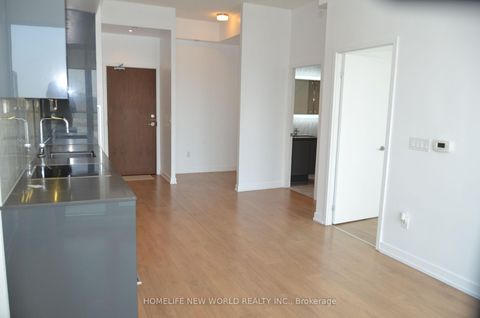 Photo 7 at 909 - 115 McMahon Drive, Bayview Village, Toronto