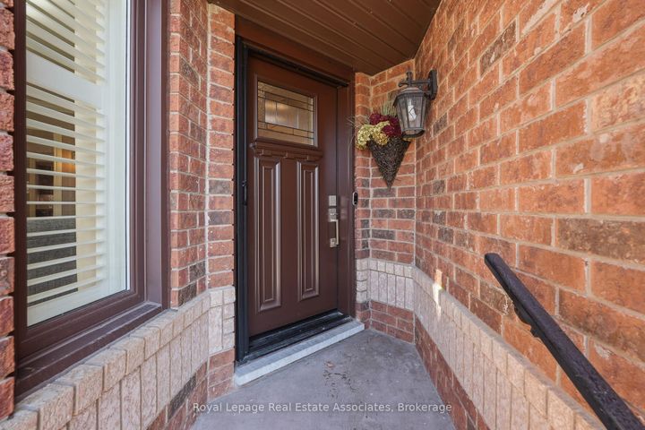 Photo 2 at 48 Chester Crescent, Georgetown, Halton Hills