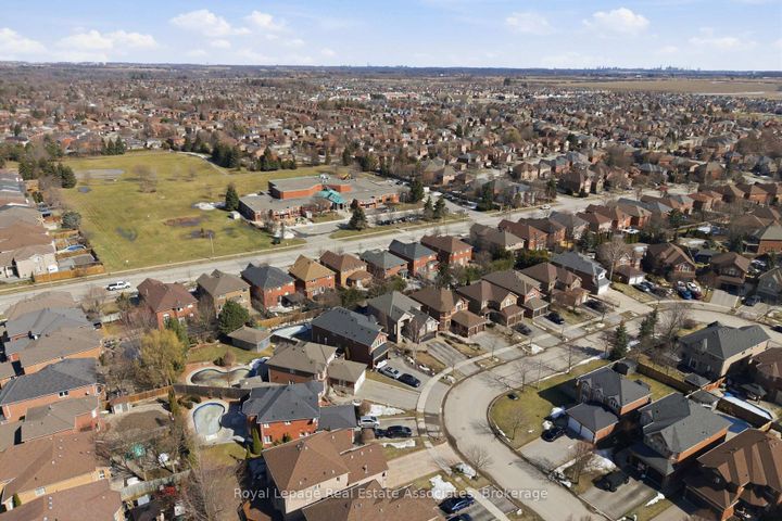 Photo 49 at 48 Chester Crescent, Georgetown, Halton Hills