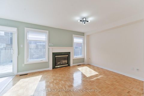 Photo 16 at 152 Laurelhurst Crescent, Vellore Village, Vaughan