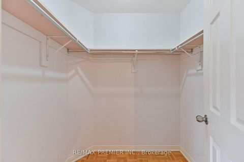 Photo 22 at 152 Laurelhurst Crescent, Vellore Village, Vaughan