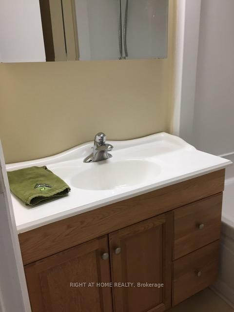 Photo 9 at 23 Carlton Road, Cundles East, Barrie