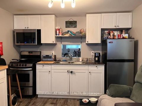 Photo 12 at 23 Carlton Road, Cundles East, Barrie