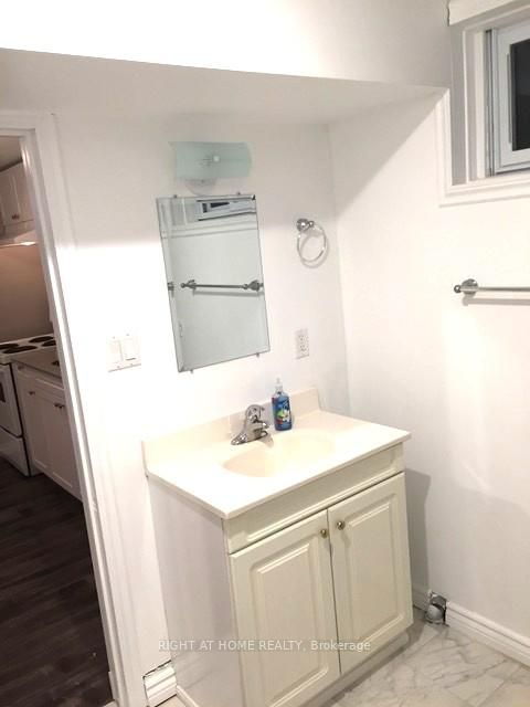 Photo 16 at 23 Carlton Road, Cundles East, Barrie