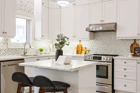 Photo 7 at 109 Vantage Loop, Woodland Hill, Newmarket