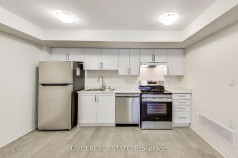 Photo 7 at A - 14 Lookout Drive, Bowmanville, Clarington