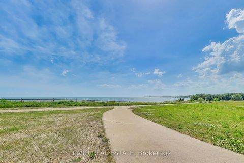 Photo 18 at A - 14 Lookout Drive, Bowmanville, Clarington