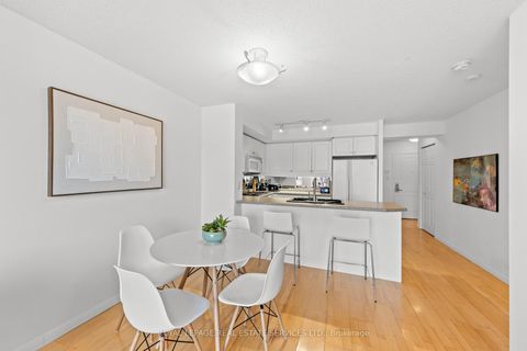 Photo 7 at 606 - 18 Wanless Avenue, Lawrence Park North, Toronto