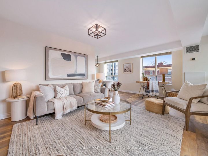 Photo 2 at 317 - 1863 Queen Street E, The Beaches, Toronto