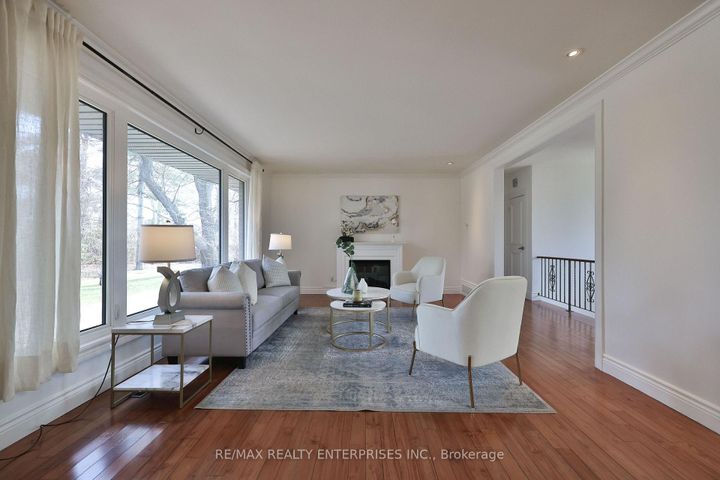 Photo 12 at 1439 Larchview Trail, Lakeview, Mississauga