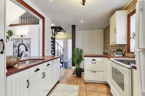 Photo 8 at 21 Southwood Drive, The Beaches, Toronto