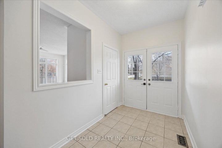Photo 6 at 16 Deerchase Road, Bram East, Brampton