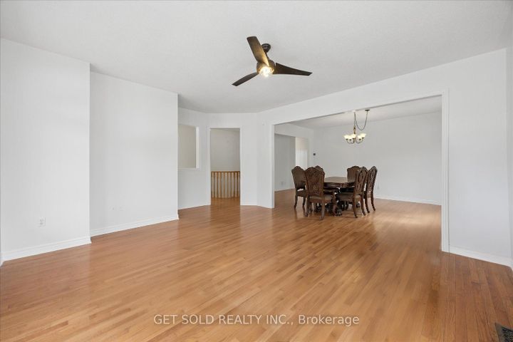 Photo 10 at 16 Deerchase Road, Bram East, Brampton