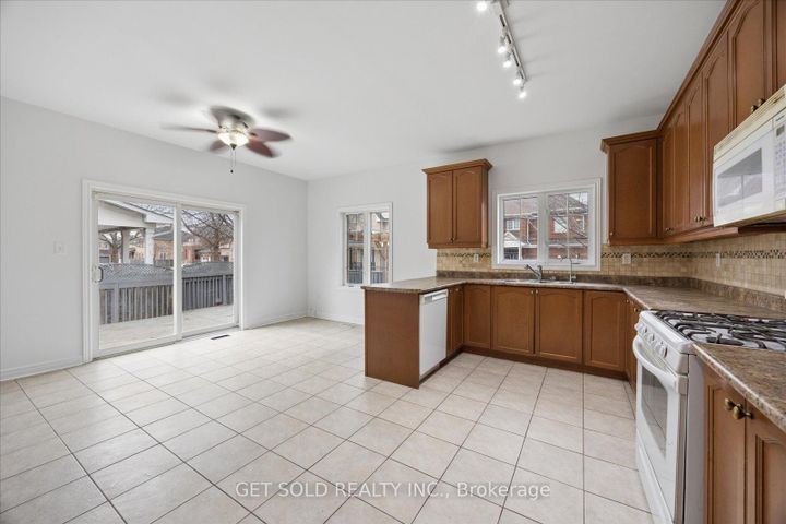 Photo 21 at 16 Deerchase Road, Bram East, Brampton