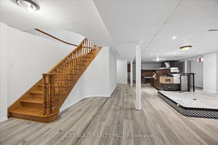 Photo 32 at 16 Deerchase Road, Bram East, Brampton