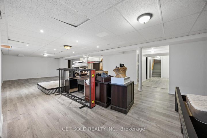 Photo 36 at 16 Deerchase Road, Bram East, Brampton