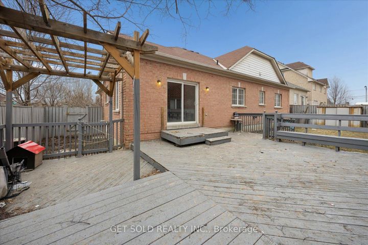 Photo 42 at 16 Deerchase Road, Bram East, Brampton