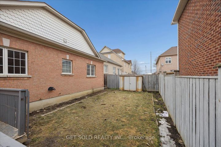 Photo 45 at 16 Deerchase Road, Bram East, Brampton
