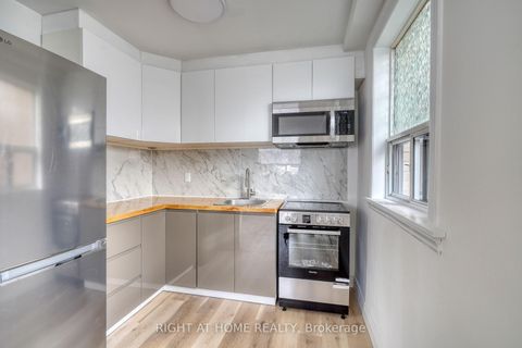 Photo 4 at 101 Sixteenth Street, New Toronto, Toronto