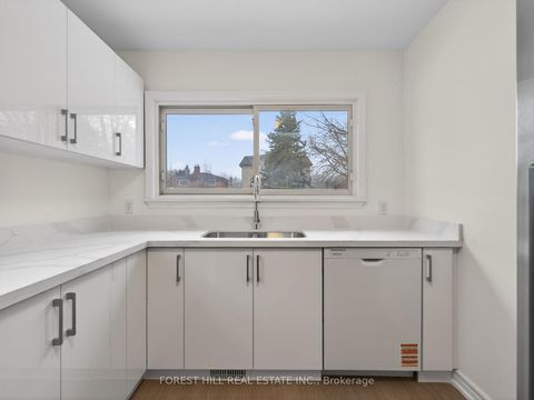 Photo 9 at 160 Pleasant Avenue, Newtonbrook West, Toronto