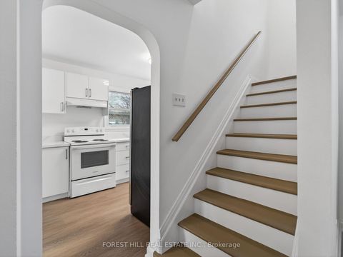 Photo 13 at 160 Pleasant Avenue, Newtonbrook West, Toronto