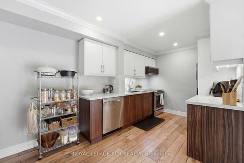 Photo 3 at 28 - 155 Milestone Crescent, Aurora Village, Aurora