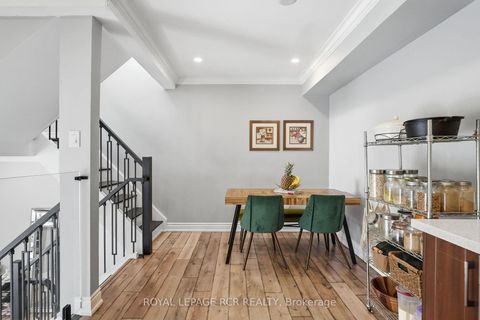 Photo 5 at 28 - 155 Milestone Crescent, Aurora Village, Aurora