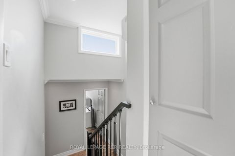 Photo 12 at 28 - 155 Milestone Crescent, Aurora Village, Aurora