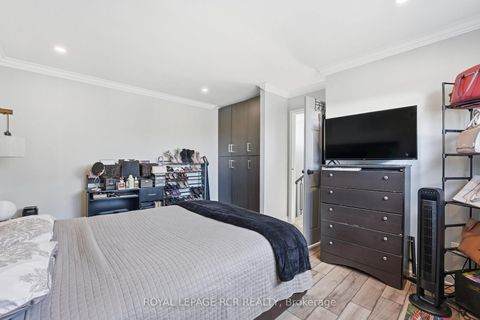 Photo 13 at 28 - 155 Milestone Crescent, Aurora Village, Aurora