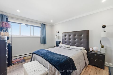 Photo 14 at 28 - 155 Milestone Crescent, Aurora Village, Aurora