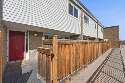 Photo 24 at 28 - 155 Milestone Crescent, Aurora Village, Aurora