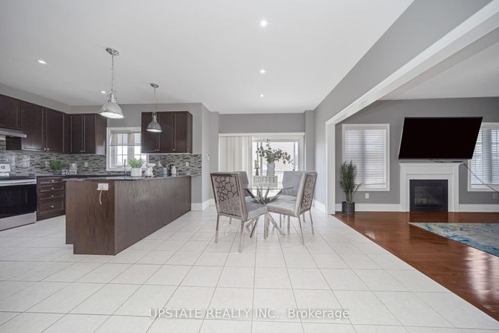 Photo 12 at 2 Beachville Circle, Credit Valley, Brampton
