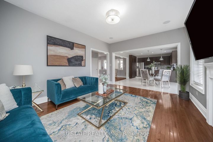 Photo 17 at 2 Beachville Circle, Credit Valley, Brampton