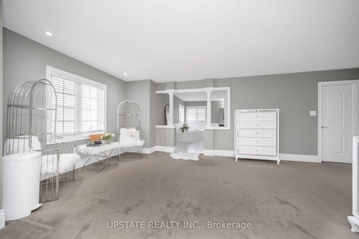 Photo 22 at 2 Beachville Circle, Credit Valley, Brampton