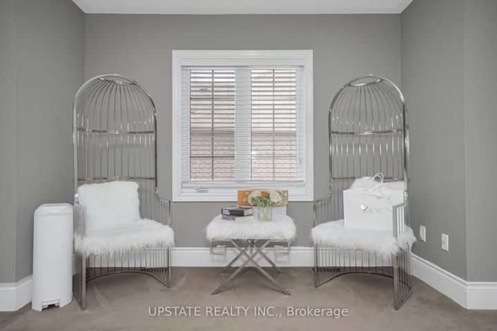 Photo 23 at 2 Beachville Circle, Credit Valley, Brampton