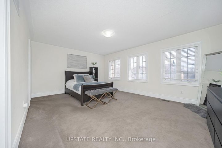 Photo 26 at 2 Beachville Circle, Credit Valley, Brampton