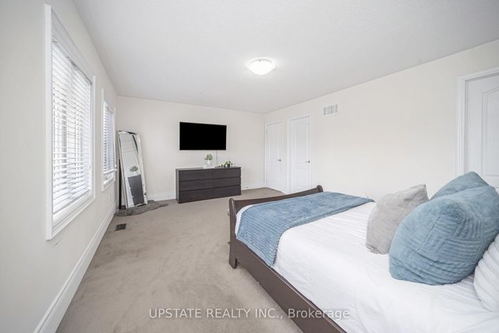 Photo 27 at 2 Beachville Circle, Credit Valley, Brampton