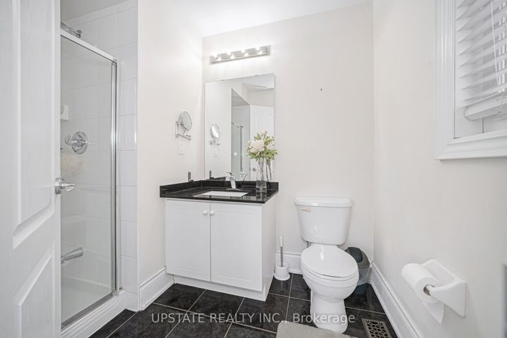 Photo 28 at 2 Beachville Circle, Credit Valley, Brampton