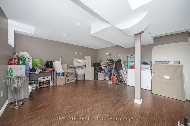 Photo 34 at 2 Beachville Circle, Credit Valley, Brampton