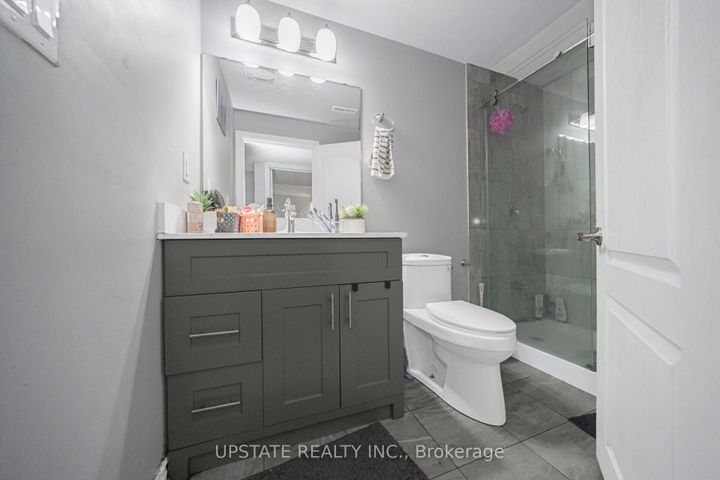 Photo 39 at 2 Beachville Circle, Credit Valley, Brampton