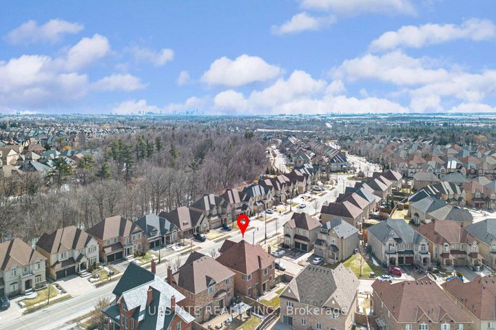 Photo 44 at 2 Beachville Circle, Credit Valley, Brampton