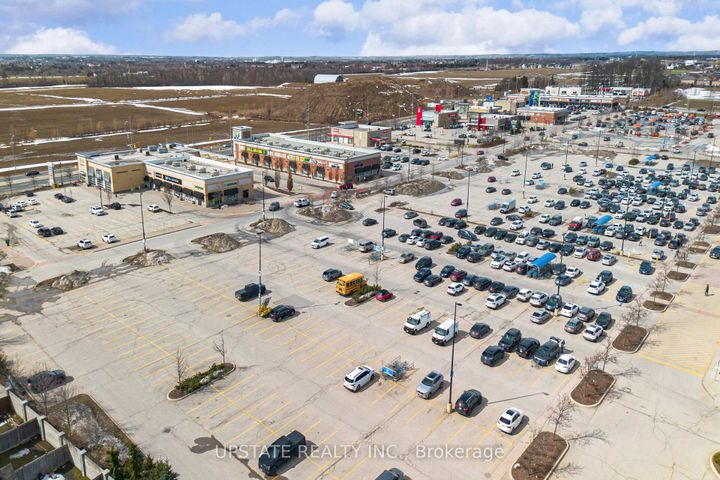 Photo 46 at 2 Beachville Circle, Credit Valley, Brampton